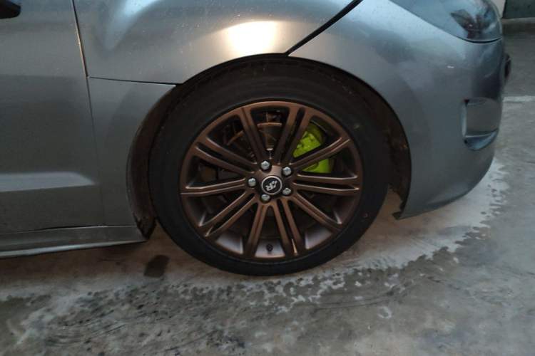 Used Peugeot RCZ 2011 1.6T Luxury Sport Model Right Front Wheel Hub