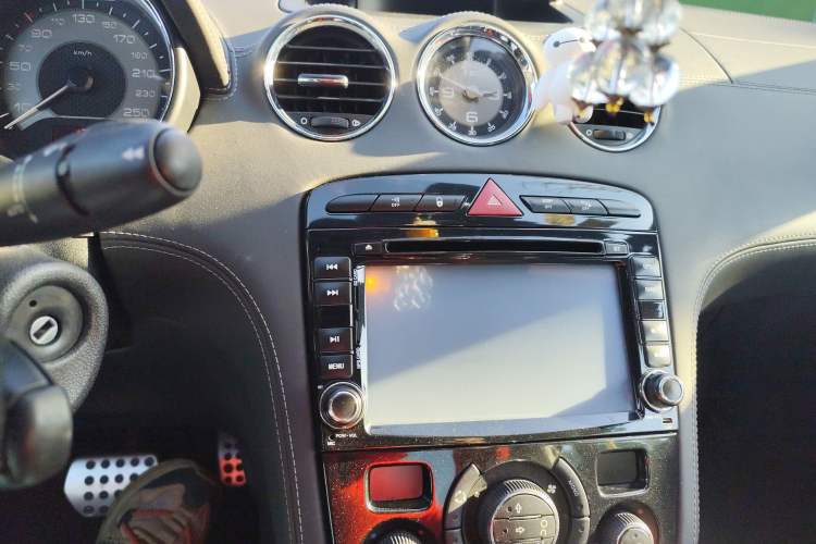 Used Peugeot RCZ 2011 1.6T Fashion Edition Audio And AC Panel