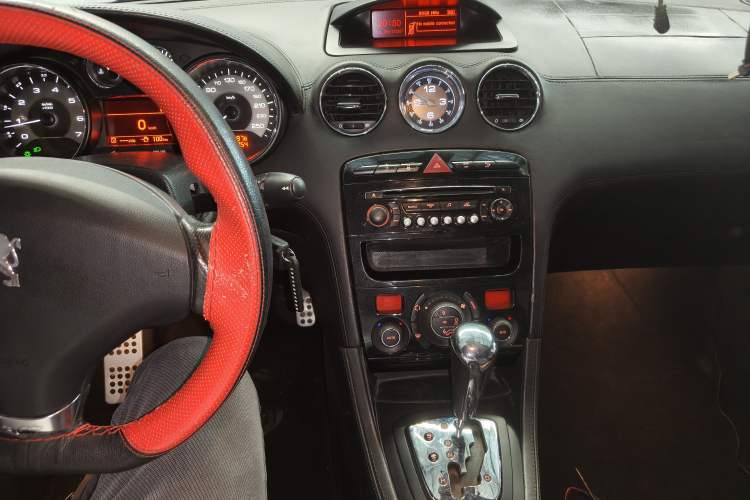 Used Peugeot RCZ 2011 1.6T Fashion Edition Audio And AC Panel
