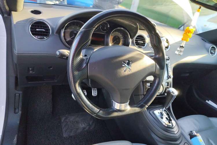 Used Peugeot RCZ 2011 1.6T Fashion Edition Steering Wheel