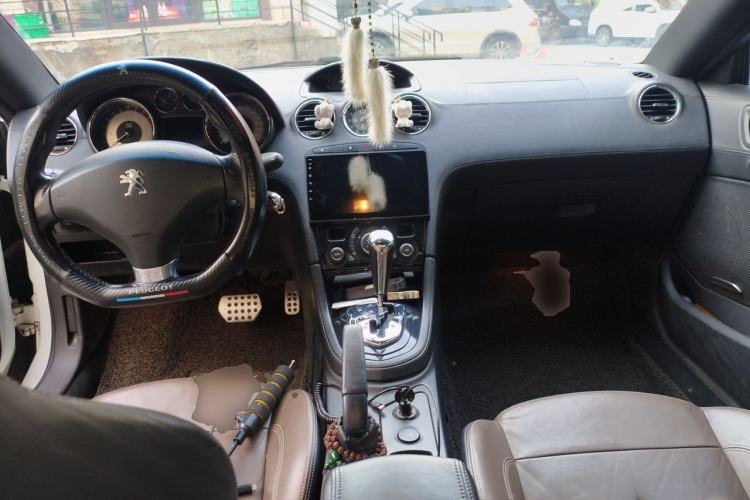Used Peugeot RCZ 2014 1.6T Luxury Edition in a Light-Colored Style Center Console