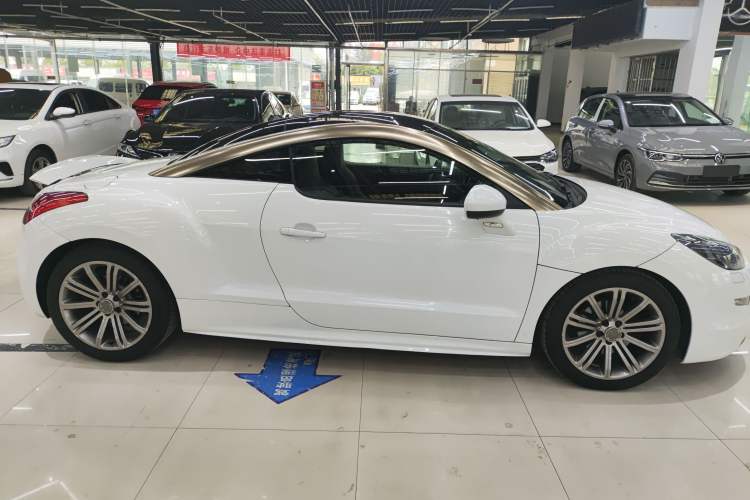 Used Peugeot RCZ 2014 1.6T Luxury Edition in Dark Style Exterior 2