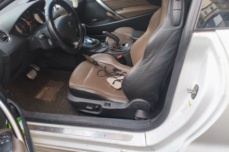 Used Peugeot RCZ 2014 1.6T Luxury Edition in a Light-Colored Style Left Front Seat