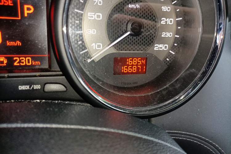 Used Peugeot RCZ 2014 1.6T Fashion Edition Odometer Close Up