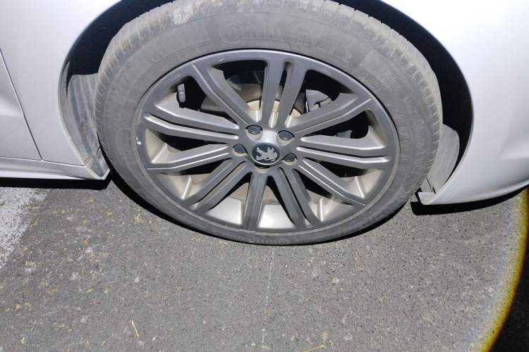 Used Peugeot RCZ 2014 1.6T Luxury Edition in Dark Style Right Front Wheel Hub