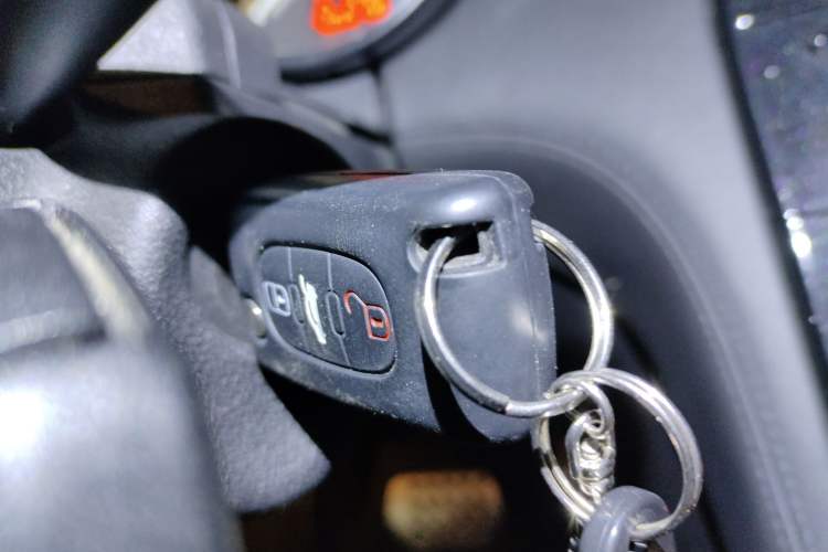 Used Peugeot RCZ 2014 1.6T Luxury Edition in Dark Style Vehicle Key