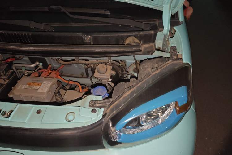 Used Pocco Duoduo 2021 Le Duo Engine Bay Left