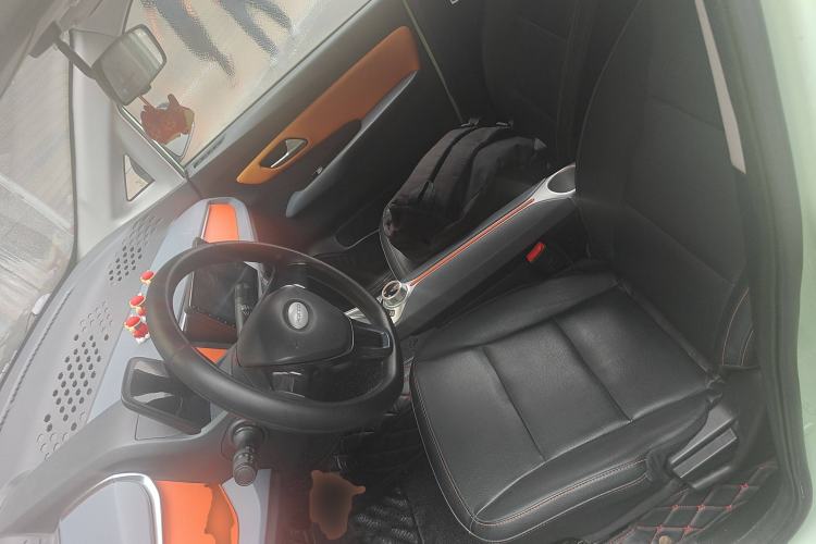 Used Pocco Duoduo 2021 – Beautiful and Popular Left Front Seat