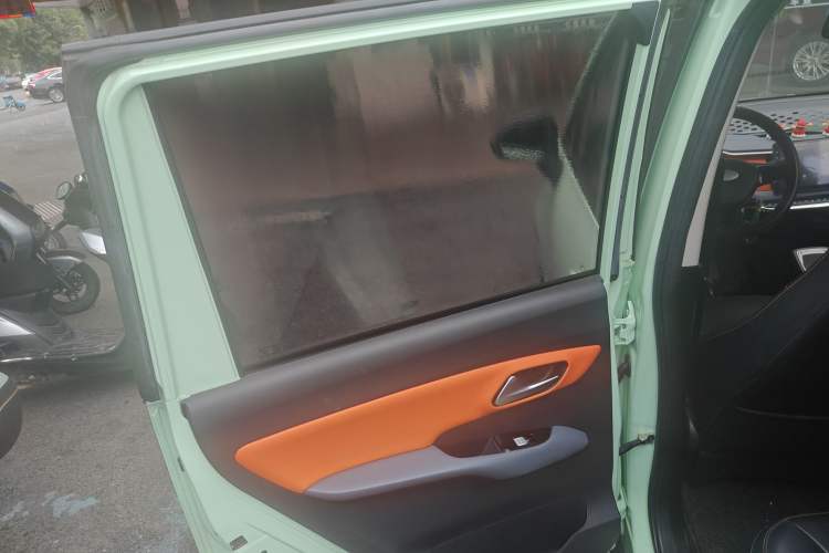 Used Pocco Duoduo 2021 – Beautiful and Popular Left Rear Door Interior