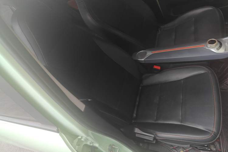 Used Pocco Duoduo 2021 – Beautiful and Popular Right Front Seat