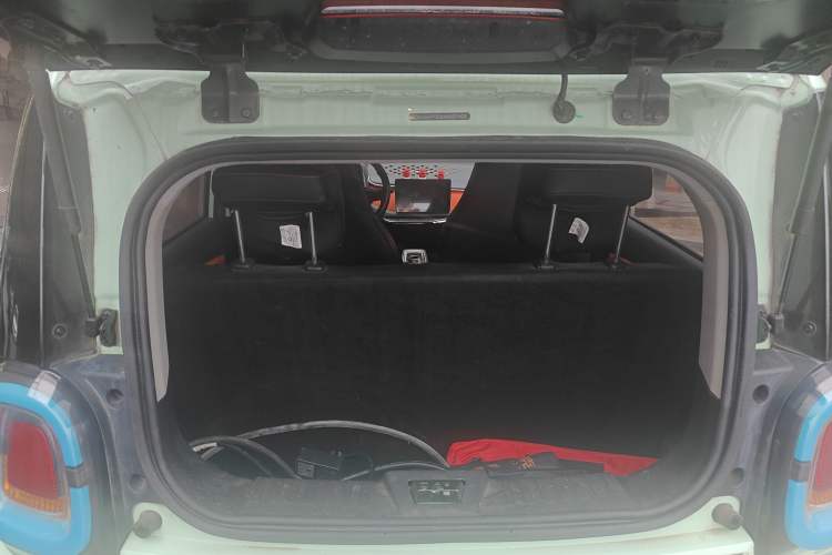 Used Pocco Duoduo 2021 – Beautiful and Popular Trunk