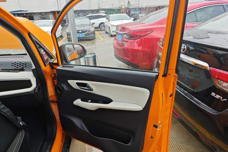 Used Pocco Duoduo 2021 Le Duo Right Front Door Interior