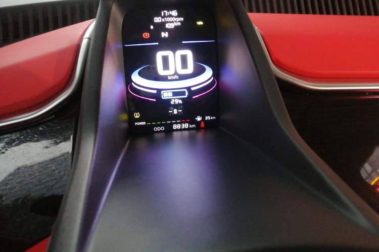 Used Pocco Meimei 2021 Enjoyment Model Odometer Close Up