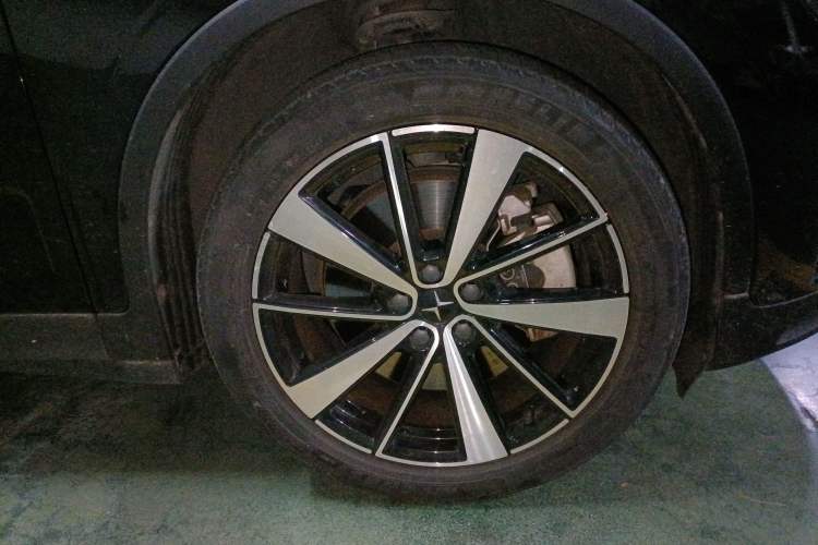 Used Polestar 2 2020 First Edition Right Front Wheel Hub
