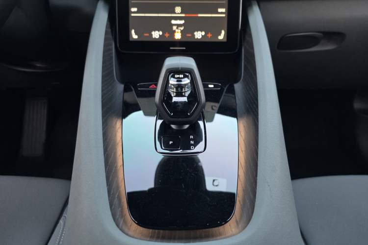 Used Polestar 2 2020 First Edition Gear Lever