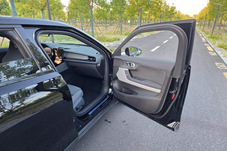 Used Polestar 2 2020 First Edition Interior 8