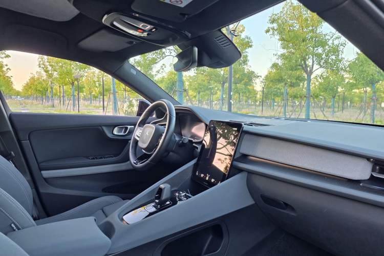 Used Polestar 2 2020 First Edition Interior 9