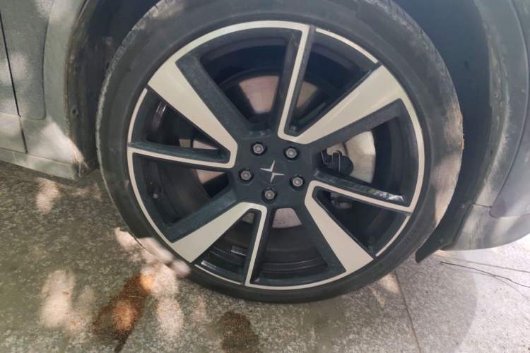 Used Polestar 2 2020 First Edition Right Front Wheel Hub