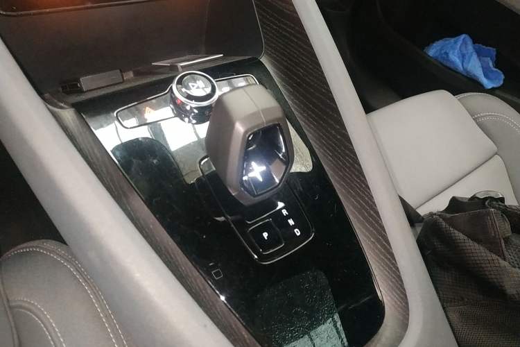 Used Polestar 2 2020 First Edition Gear Lever