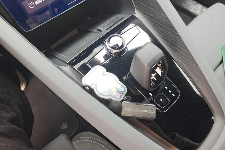 Used Polestar 2 2020 First Edition Gear Lever