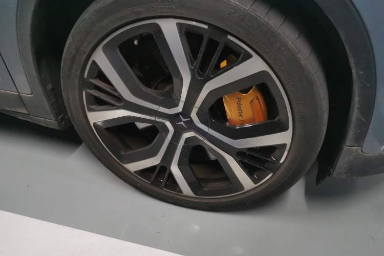 Used Polestar 2 2020 First Edition Right Front Wheel Hub