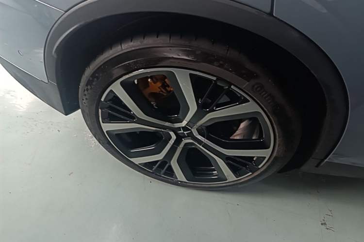Used Polestar 2 2020 First Edition Right Rear Wheel Hub