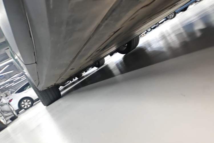 Used Polestar 2 2020 First Edition Left Side Sill