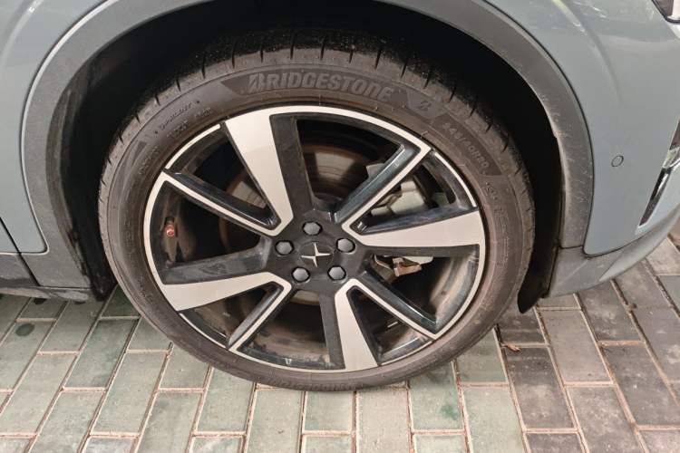 Used Polestar 2 2020 First Edition Right Front Wheel Hub