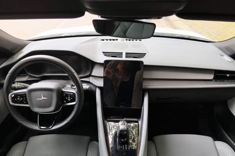 Used Polestar 2 2020 First Edition Center Console