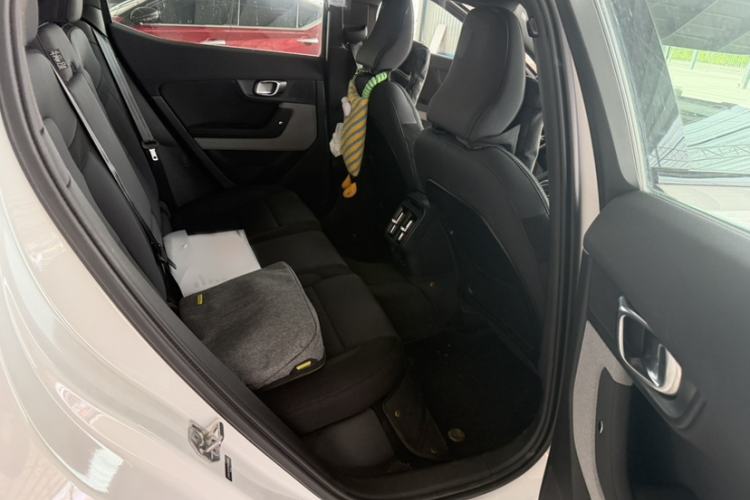 Used Polestar 2 2020 First Edition Interior 11
