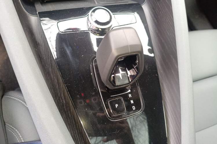 Used Polestar 2 2021 Single Motor Standard Range Gear Lever