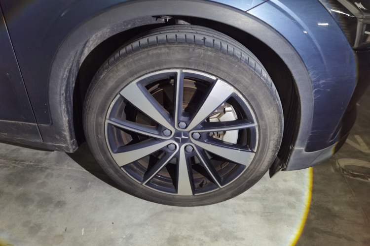 Used Polestar 2 2021 Single Motor Standard Range Right Front Wheel Hub