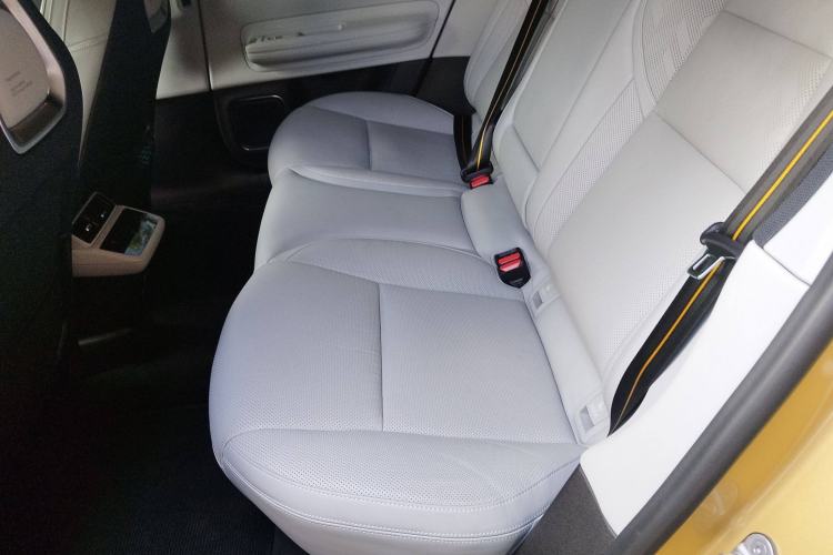 Used Polestar 4 2024 Single-Motor Standard Range PLUS Dual-Star Connectivity Edition Left Rear Seat