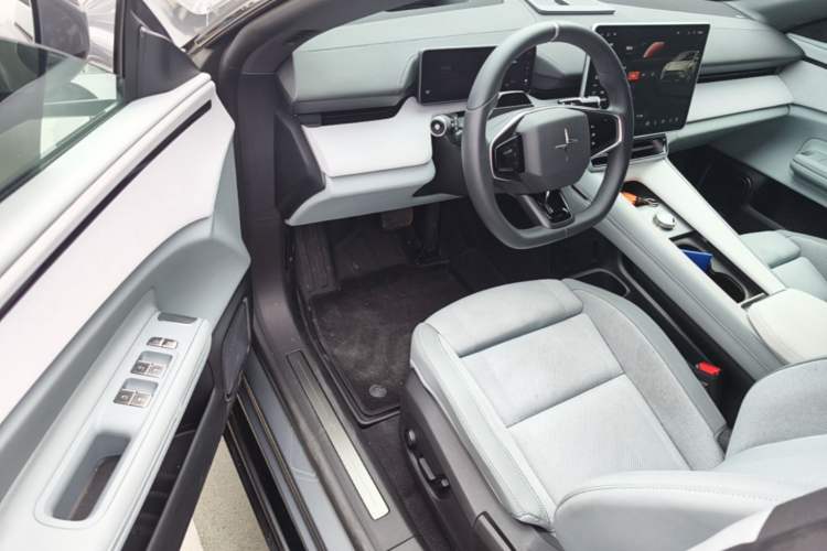 Used Polestar 4 2023 Single-Motor Long-Range PLUS Driver Seat