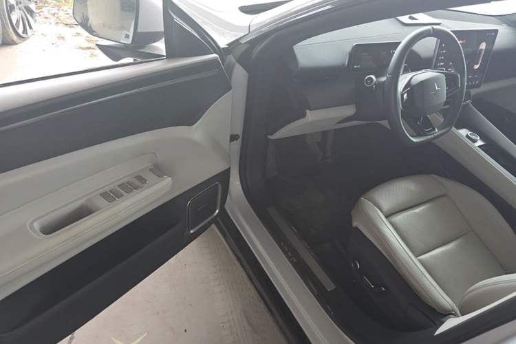 Used Polestar 4 2023 Single Motor Standard Range PLUS Driver Seat