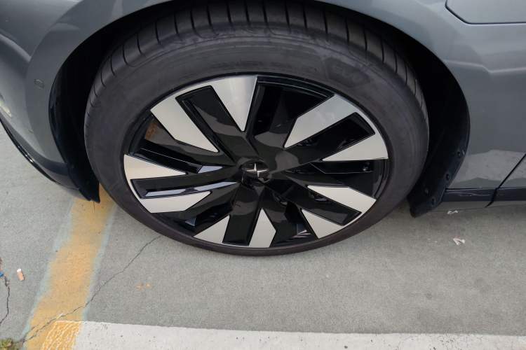 Used Polestar 4 2023 Single-Motor Long-Range PLUS Exterior 3