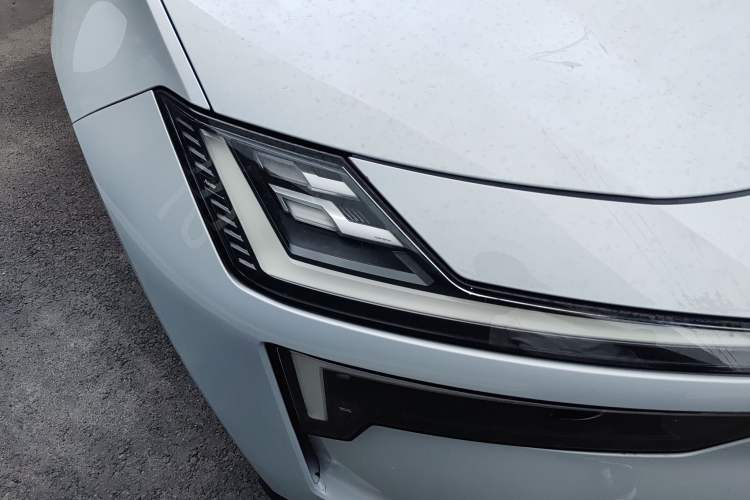 Used Polestar 4 2023 Single Motor Standard Range PLUS Exterior 6