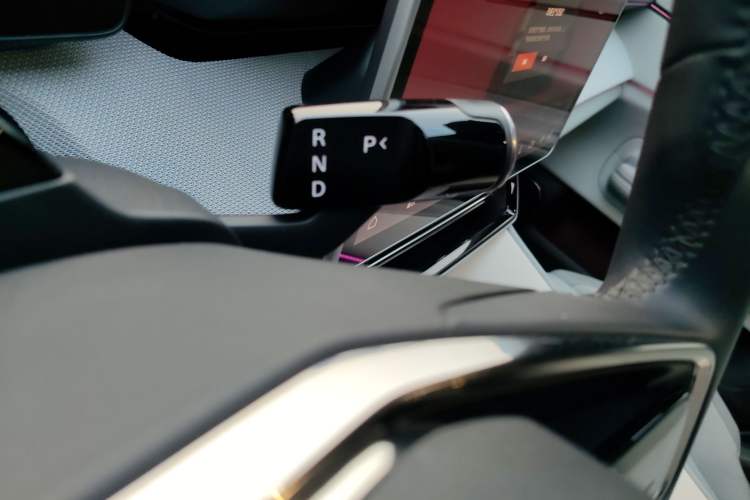 Used Polestar 4 2023 Single-Motor Long-Range PLUS Gear Lever