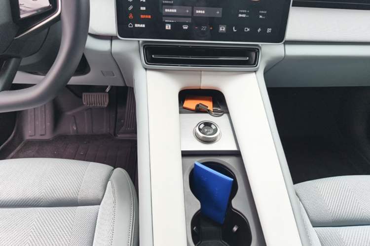 Used Polestar 4 2023 Single-Motor Long-Range PLUS Gear Lever
