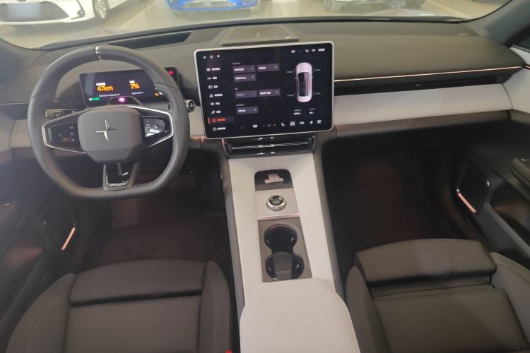Used Polestar 4 2023 Single Motor Standard Range PLUS Interior 2