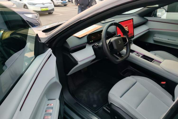 Used Polestar 4 2023 Single-Motor Long-Range PLUS Interior 3