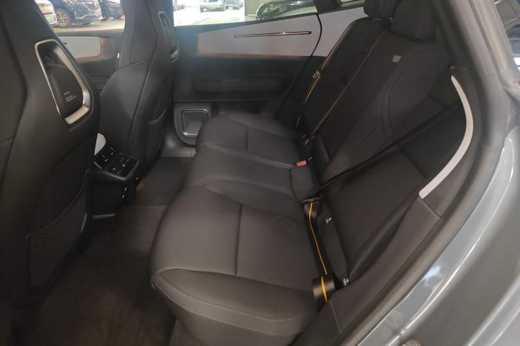 Used Polestar 4 2023 Single Motor Standard Range PLUS Interior 4