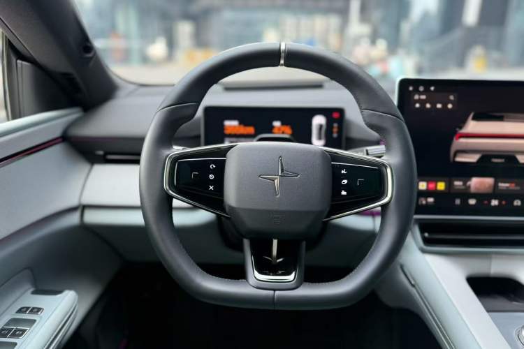 Used Polestar 4 2023 Single-Motor Long-Range PLUS Interior 5