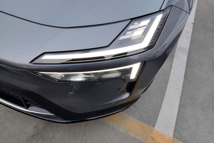 Used Polestar 4 2023 Single-Motor Long-Range PLUS Left Front Headlight