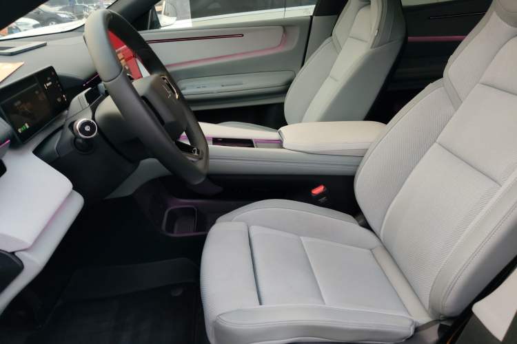 Used Polestar 4 2023 Single-Motor Long-Range PLUS Left Front Seat