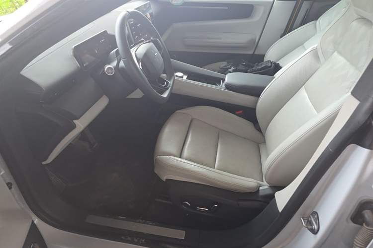 Used Polestar 4 2023 Single Motor Standard Range PLUS Left Front Seat