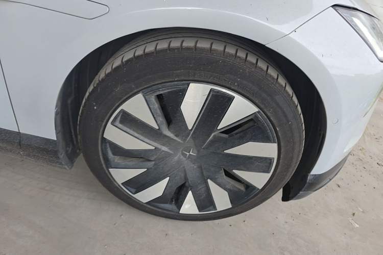 Used Polestar 4 2023 Single Motor Standard Range PLUS Right Front Wheel Hub