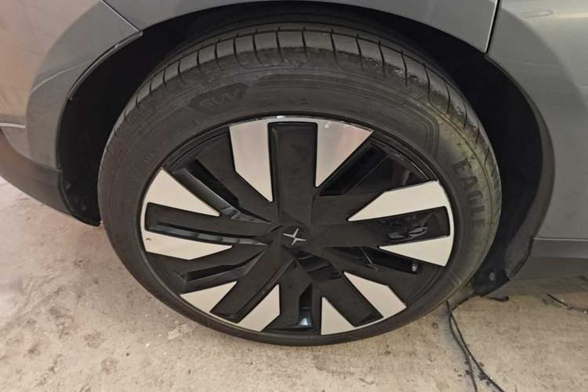 Used Polestar 4 2023 Single Motor Standard Range PLUS Right Rear Wheel Hub