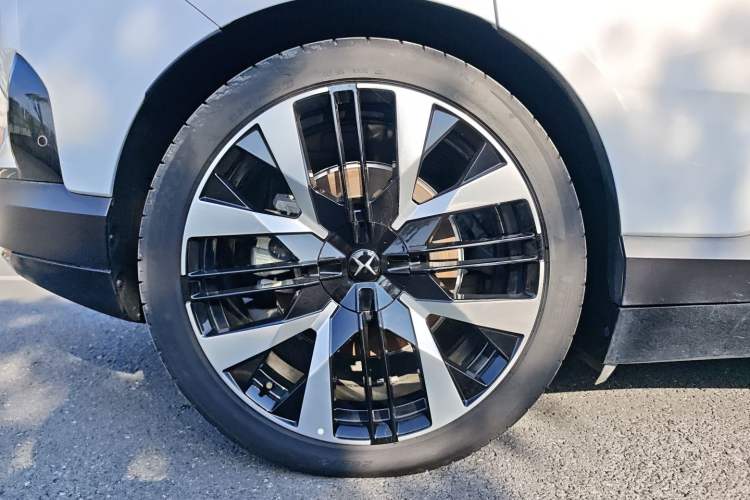 Used Polestar 4 2023 Single-Motor Long-Range PLUS Exterior 7