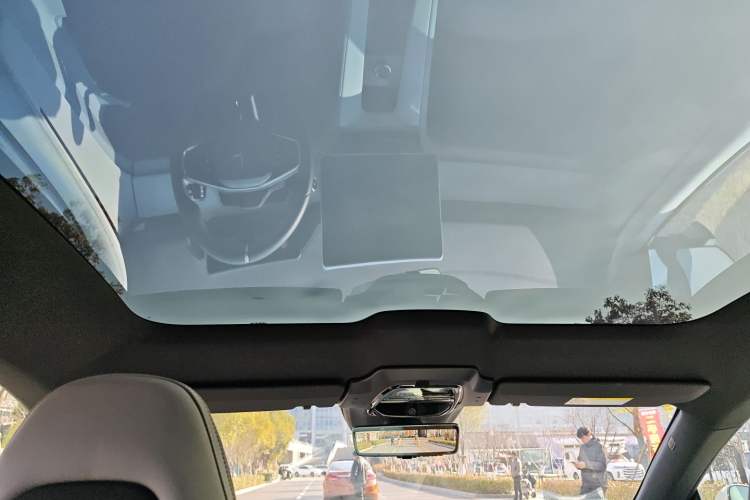 Used Polestar 4 2023 Single-Motor Long-Range PLUS Headliner